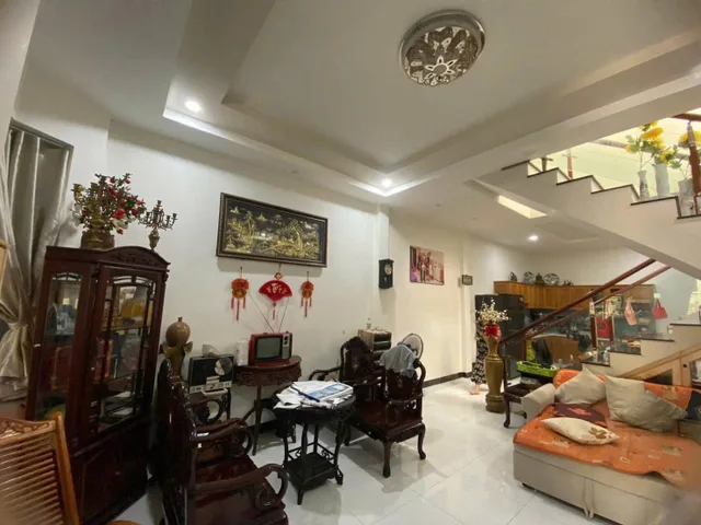 Bán nhà 100m2 đường Tôn Đức Thắng, trung tâm thành phố 1 trệt 1 lầu