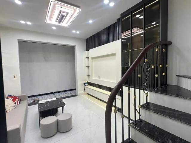 Nhà đẹp 5 tầng giá chỉ 5.95 tỷ - 100m ra mặt phố ô tô - sổ đỏ chính chủ