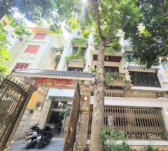 BÁN BIỆT THỰ KĐT LINH ĐÀM. 200M2 - 5 TẦNG. MT 15,5M.