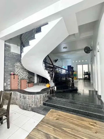 [H2590*] Cơ hội đầu tư nhà mặt tiền đường 30m sát ĐH Văn Lang, Bình Thạnh - Giá 18.x tỷ
