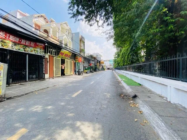 LÔ ĐẤT ĐẸP MẶT TIỀN ĐƯỜNG KINH DOANH TỐT,NGAY TRUNG TÂM BÌNH CHIỀU.DT94M2 ; GIÁ 5,8 TỶ
