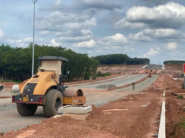 Đất mặt tiền tuyến số 4 đồng phú 5x50m có 100m2 thổ cư