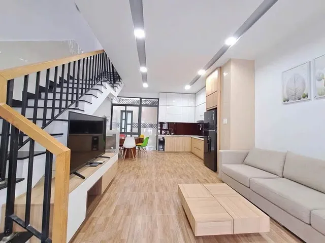 Cho thuê nhà 3 tầng mặt tiền : Phạm Tu , Sơn Trà - Khu biển