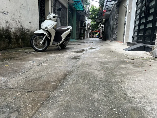 BÁN ĐẤT TẶNG NHÀ CẤP 4 – ĐỨC GIANG, LONG BIÊN – Ô TÔ VÀO NHÀ