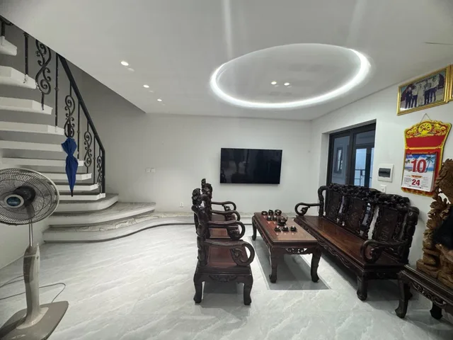 Bán nhà Đa Tốn 42m2 3 tầng full nội thất. Giá nhỉnh 4 tỷ