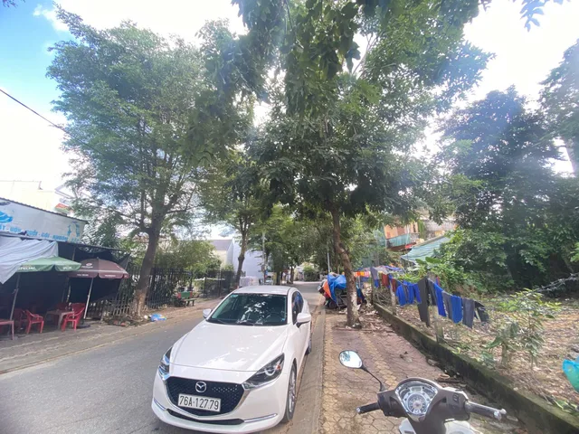 Chủ cẩn bán lô đất chính chủ ở phường Trần Hưng Đạo, thành phố Quảng Ngãi. Diện tích 110.8m2. Giá 1tỷ450