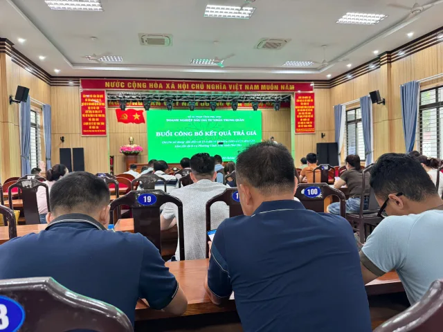 Bán nhanh lô đất đấu giá đẹp Tích Sơn, Vĩnh Yên DT105m MT6m full thổ cư giá chỉ hơn 24tr/m 0988296228
