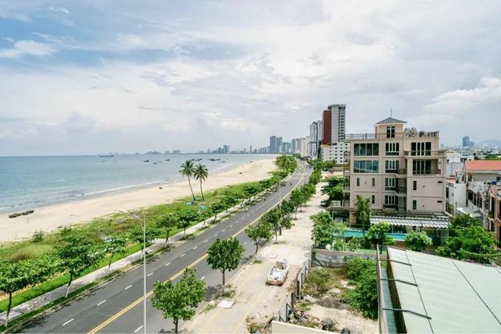 Bán Nhanh Lô Đất Chỉ Cách Biển Vài Bước Chân - Giá Nhỉnh 12 Tỷ.!