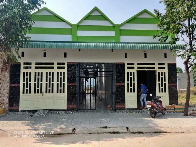 579 TRIỆU MÀ CÓ 300M² NGAY TẠI KHU CÔNG NGHIỆP BECAMEX CHƠN THÀNH, 2 KI-ỐT + 8 PHÒNG, THU NHẬP 12 TRIỆU/THÁNG – SHR