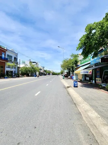 Bán Nhà Góc 92m² Hai Bà Trưng - Gần GO! Dĩ An, Xe Hơi Giá Hơn 4 Tỷ