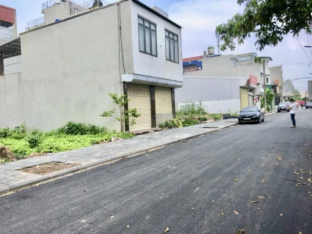 3 tỷ 5 trục trính kinh doanh vỉa hè 120m thổ cư full