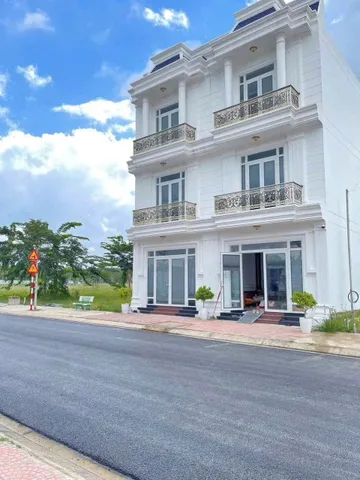 NHÀ ĐẸP 3 TẦNG TRỤC ĐƯỜNG 12M KHU BẮC SÀI GÒN – CHỈNH CHU, VÀO Ở NGAY!