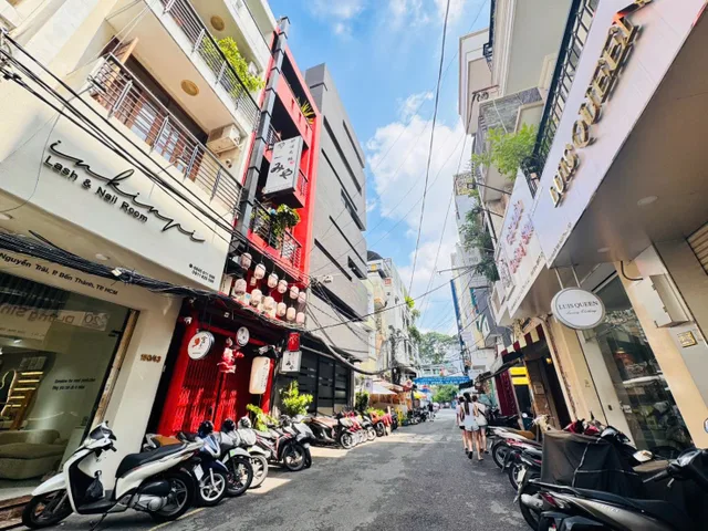 QUẬN 1: BÁN NHÀ 5 TẦNG MẶT TIỀN HXH 8M NGUYỄN TRÃI, P.CẦU ÔNG LÃNH- DT 4M*17M SH VUÔNG ĐẸP- HDT 60TR/TH- 093.867.6685 GIANG GIANG