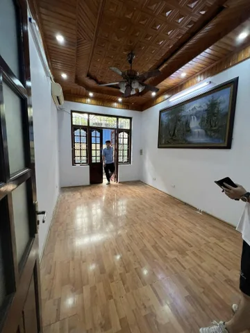 Cho thuê nhà ngõ 2 Hoàng Sâm, Hoàng Quốc Việt Cầu Giấy 40M*5T giá 18 triệu
