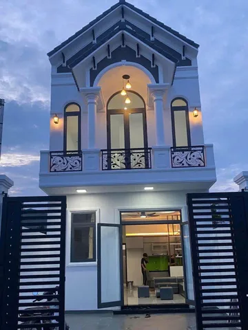 Bán nhà sổ riêng 2 tầng ngay siêu thị go tân uyên bình dương