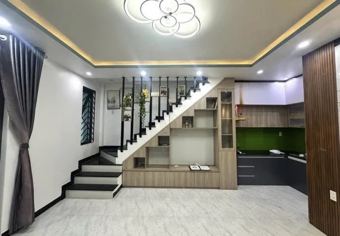 BỎ PHỐ VỀ DĨ AN TẬU NHÀ 2 TẦNG 121M2 - SÂN ĐẬU Ô TÔ RỘNG RÃI - GIÁ NHỈNH 5 TỶ!