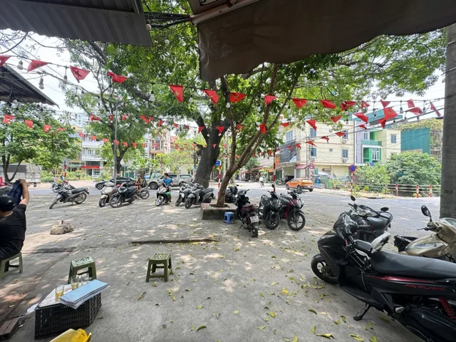 BÁN NHÀ MẶT PHỐ TÂY TRÀ - LÔ GÓC - TRỰC THĂNG ĐỖ CỬA