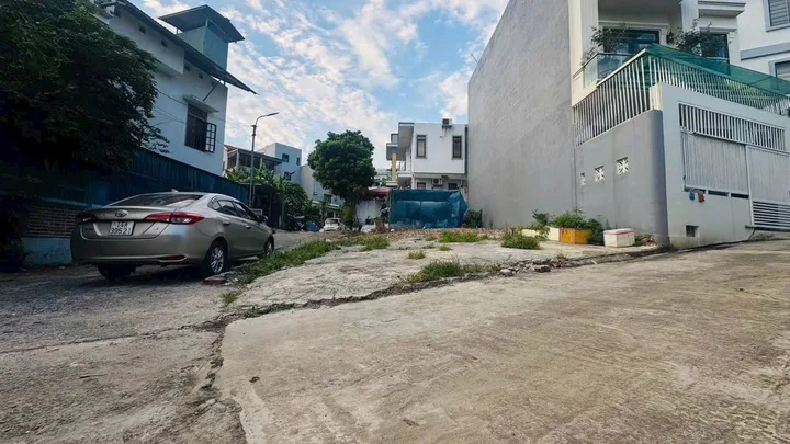 chỉ hơn 1 tỉ sở hữu lô đất trung tâm cái dăm bãi cháy
Diện tích 50,2m