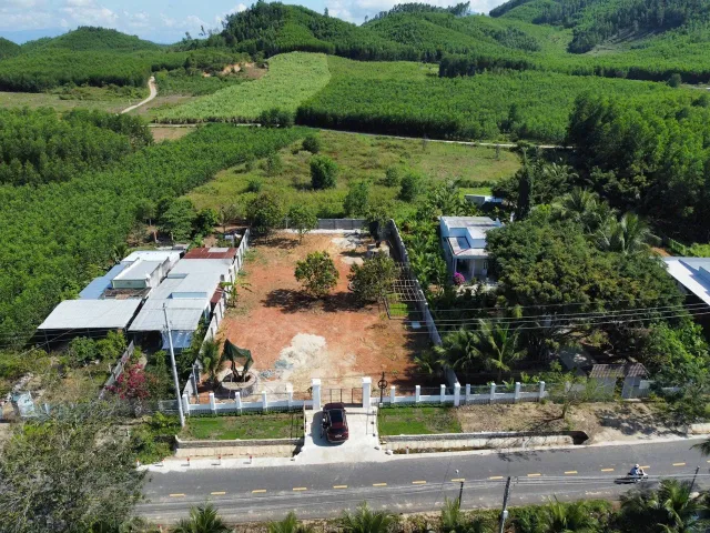 🔥 Lô Villa siêu VIP mặt tiền HL62 – Diên Tân, Diên Khánh

📍 Mặt tiền đường HL62, vị trí đẹp, không gian thoáng, thích hợp phát triển biệt thự sân vườn hoặc nghỉ dưỡng.

✅ Diện tích: 1.243m²
