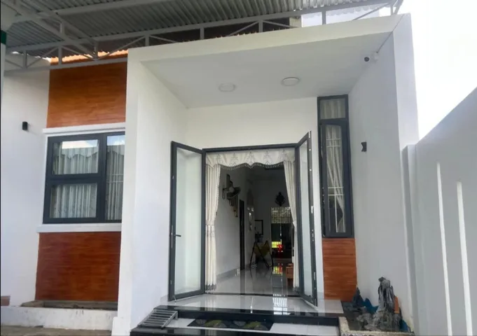 #1Tỷ900 CÓ CĂN NHÀ VÀ ĐẤT ￼8 M NGANG TẠI XÃ HÒA PHÚ-ĐẮK LẮK

🌟￼Diện tích: 8*50￼
🌟Thổ cư: 200m2