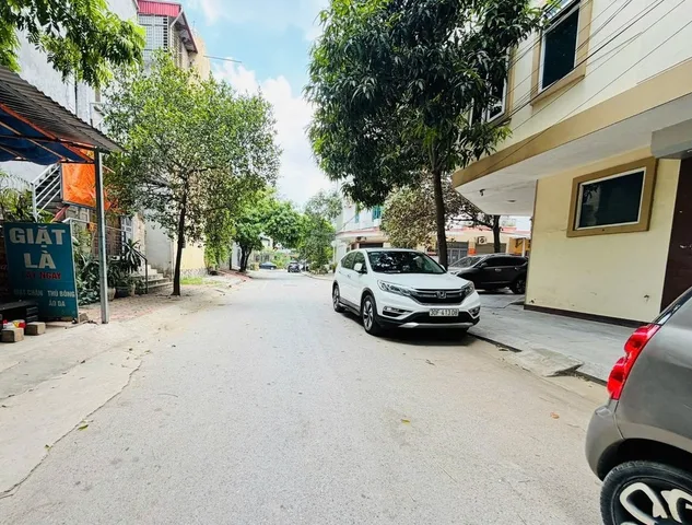 Đất tại khu TĐC Phú Diễn. Mặt ngõ, Phân lô, Ôto tránh. Vỉa hè. Gần ĐH TN & MT, đường HQV kéo dài