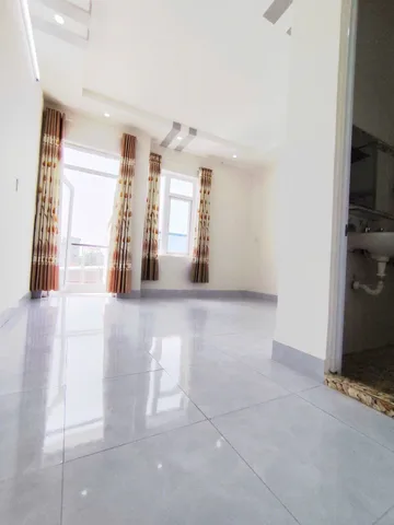Nhà 5phòng ngủ . Xe hơi quận 12