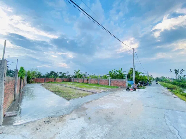Bán Đất 61.5m2 giá 1.69 tỷ tại - Lâm Động Huyện đường thôn thông  . L/h:076.231.9990 e Thúy