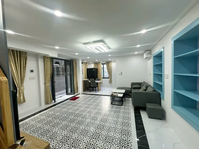 🏡BÁN NHÀ 2 TẦNG NỘI THẤT MỚI - VỊ TRÍ TRUNG TÂM DU LỊCH ĐÊM TP. NHA TRANG – GẦN BIỂN 🌊 - VỊ TRÍ CAO RÁO KHÔNG NGẬP
📍 Hẻm Lạc Thiện, P. Vĩnh Thọ – Gần Kè Trần Phú
📈 Có thể cho thuê 6 triệu/tháng – Khai thác tốt!
