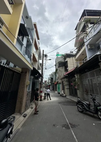 HẺM NHỰA Ô TÔ TRÁNH - GẦN LUỸ BÁN BÍCH- VĂN PHÒNG ĐĂNG KÝ ĐẤT ĐAI TÂN PHÚ - GẦN BÀU CÁT-  - 3 TẦNG