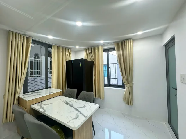 BÁN NHÀ 2 TẦNG NỘI THẤT MỚI - VỊ TRÍ TRUNG TÂM DU LỊCH ĐÊM TP. NHA TRANG – GẦN BIỂN 🌊 - VỊ TRÍ CAO RÁO KHÔNG NGẬP
📍 Hẻm Lạc Thiện, P. Vĩnh Thọ – Gần Kè Trần Phú
📈 Có thể cho thuê 6 triệu/tháng – Khai thác tốt!