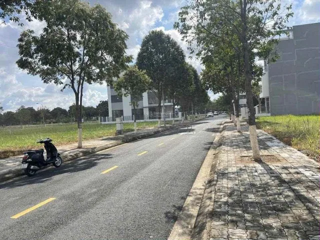 BÁN LÔ GỐC 100M2 MẶT TIỀN VÀNH ĐAI 3, KHU DÂN CƯ HIỆN HỮU, CÁCH VINHOMES GRAND PARK 5P DI CHUYỂN