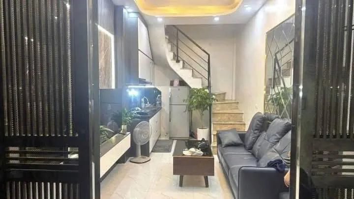 Cho thuê Nhà riêng tại Đường Văn Chương 25M² 4 Tầng 2 Ngủ - Full Nội Thất - Giá Thuê 10tr