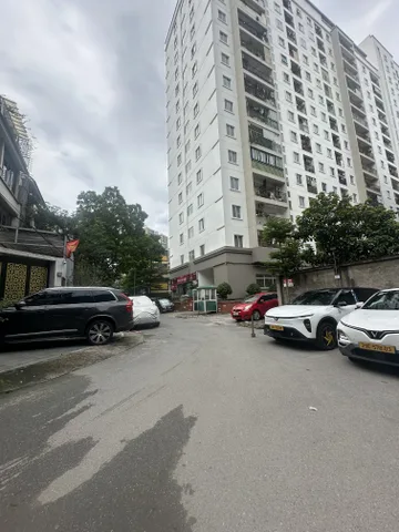 Bán Nhà TT CẦU GIẤY , ĐH THƯƠNG MẠI HÀ NỘI , 4 tầng x50m2 Lô Góc dân xây , oto đỗ cổng
