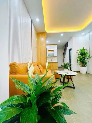 🏡 Nhà mới 6 tầng thang máy, 33m², 4PN, MT 3,7m, chỉ 10,9 tỷ – Cầu Giấy, cách phố 50m!