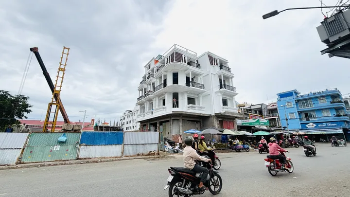 NHÀ PHỐ MẶT TIỀN VIP ĐƯỜNG SỐ 1 - TRUNG TÂM CHỢ CÁI VỒN