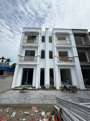 Bán 7 căn nhà xây sẵn  : 3 tầng diện tích 50 m / căn ở Thiên Hương. K lỗi.l/h:076.231.9990 e Thúy