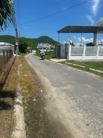 0938.113.403 Bán Đất 300m2 có sẵn 50 m2 thổ cư giá 2.6 tỷ tại Phường Ninh Hải Thị xã Ninh Hòa Khánh Hòa z690