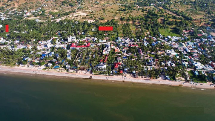 Bán Đất 2000m2 giá 14 tỷ tại lô hai Nguyễn Đình Chiểu, Mũi Né.LH: 0974090487