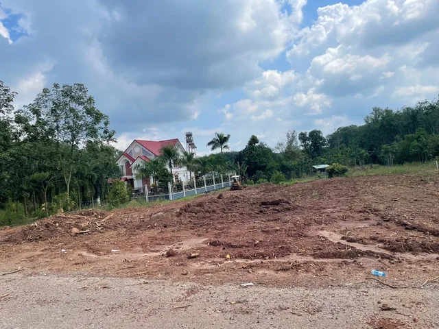 CHỦ GỬI 4 SÀO ĐẤT VƯỜN CÓ SẴN ĐƯỜNG ĐIỆN NƯỚC GẦN TRƯỜNG HỌC VÀ CHỢ GIÁ CHỈ 580TR