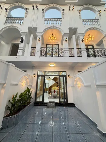 NHÀ MẶT TIỀN VIEW KÊNH 19-05. P.Trung An – Ô TÔ TRONG NHÀ - Giá Chỉ Bằng Nhà Hẻm!