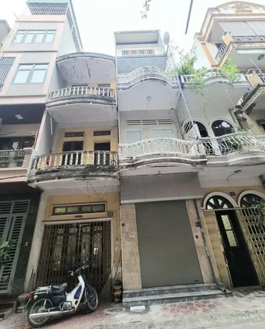 Cho thuê Nhà Ngõ 45 Đường Dịch Vọng - Cầu Giấy 40M² 3 Tầng 3 Ngủ - Ô Tô Đỗ Cửa - Ở, Kinh Doanh - Giá Thuê 14tr