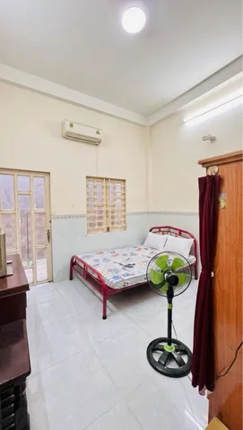 Nhà mặt tiền Kênh Tân Hoá, Ngay Hoà Bình, Đầm Sen. Tiện di chuyển qua Quận 11, Tân Bình