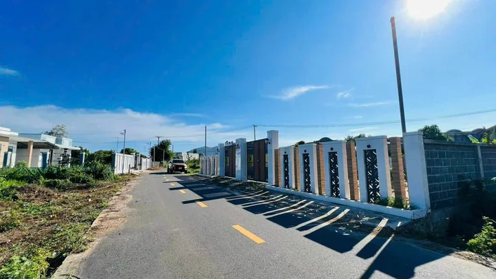 Bán nhanh lô đất sát đường tỉnh 44B - cách biển 8 phút - 255m2 có xây rào giá 2 tỷ 1