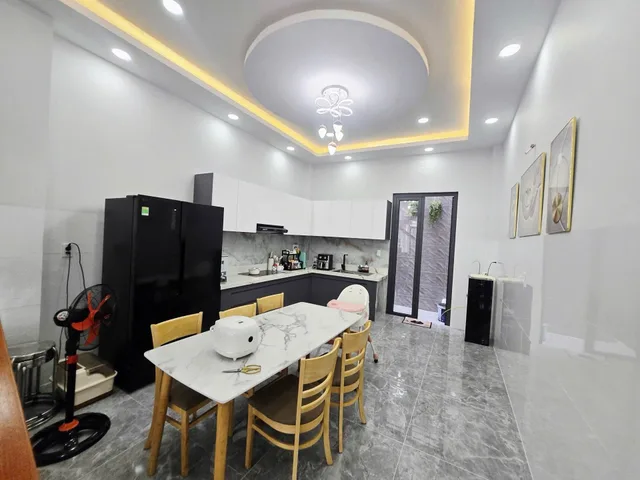 Bán Nhà Nguyễn Súy Tân Quý 64m² 5 Tầng 5PN Hẻm Xe Hơi Giá 8.9 Tỷ