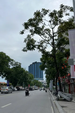 Nhà đẹp Lê Trọng Tấn, Thanh Xuân, DT 45m, 5 tầng, mặt tiền 4,2 m, rất phù hợp để ở và kinh doanh giữ tiền