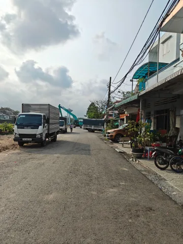 SIÊU PHẨM KÊNH THAM LƯƠNG MẶT TIỀN ĐƯỜNG CHỈ CÓ 60TR/M2 KHU PHÂN LÔ  5 TẦNG  5 X 31  CÓ DÒNG TIỀN 45TR /T CHI GẦN AEON