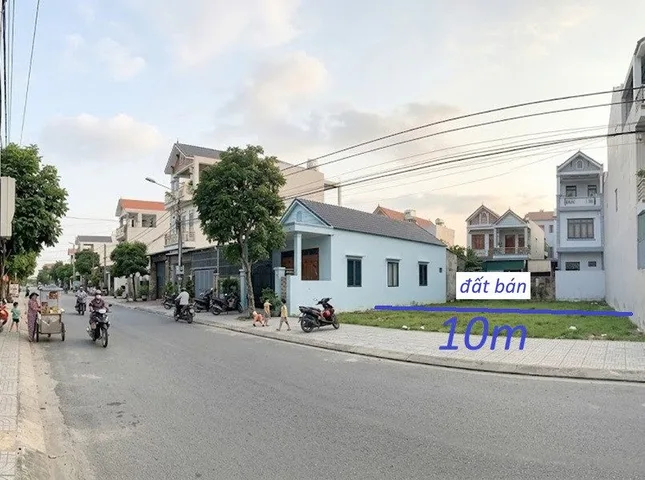 BÁN ĐẤT BIỂN QUẤT LÂM, MẶT ĐƯỜNG LỚN KINH DOANH, CÁCH BÃI TẮM 150M, PHÙ HỢP Ở, XÂY KS, NN, NHÀ HÀNG