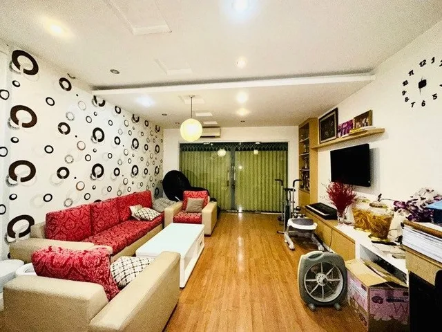 [T2627*] Bán nhà 5 tầng mặt tiền đường lớn sát ĐH Văn Lang, 25.x tỷ