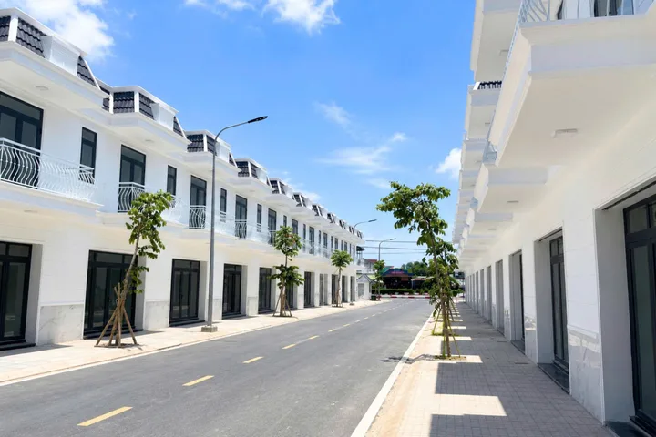 Bán Nhà Phố Liền kề .  70 m2 thổ cư giá 2.6 tỷ tại Đường Hùng Vương Xã An Điền Thị xã Bến Cát Bình Dương