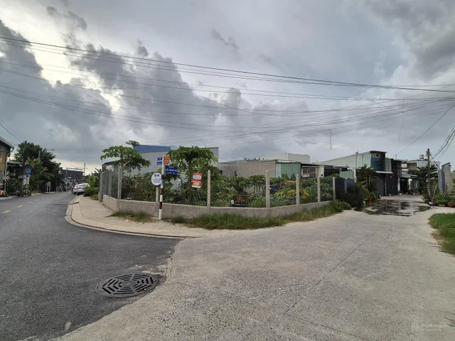 Bán Đất 249.8m2 có sẵn 249.8 m2 thổ cư giá 5.2 tỷ tại Xã Tân Thới Nhì Huyện Hóc Môn TP. Hồ Chí Minh